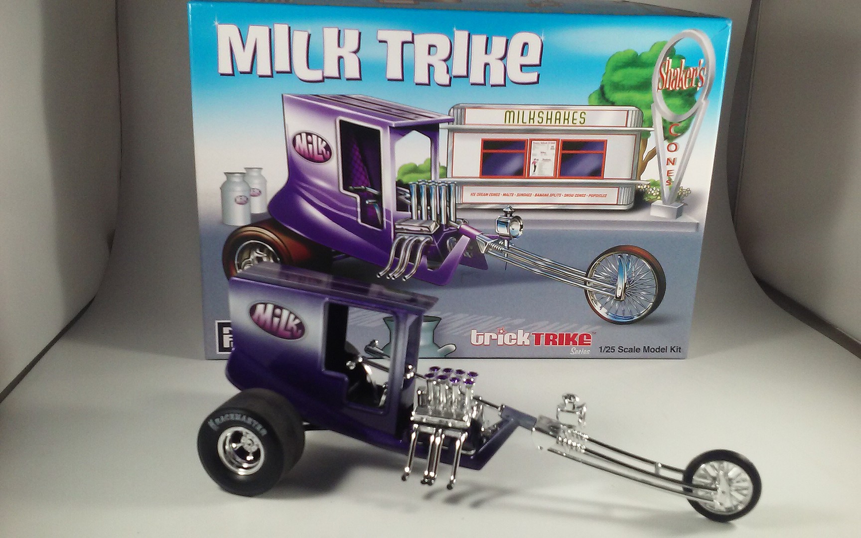 1/25th Scale Plastic Model Kit 895 Trick Trikes Series MPC Milk Trike 