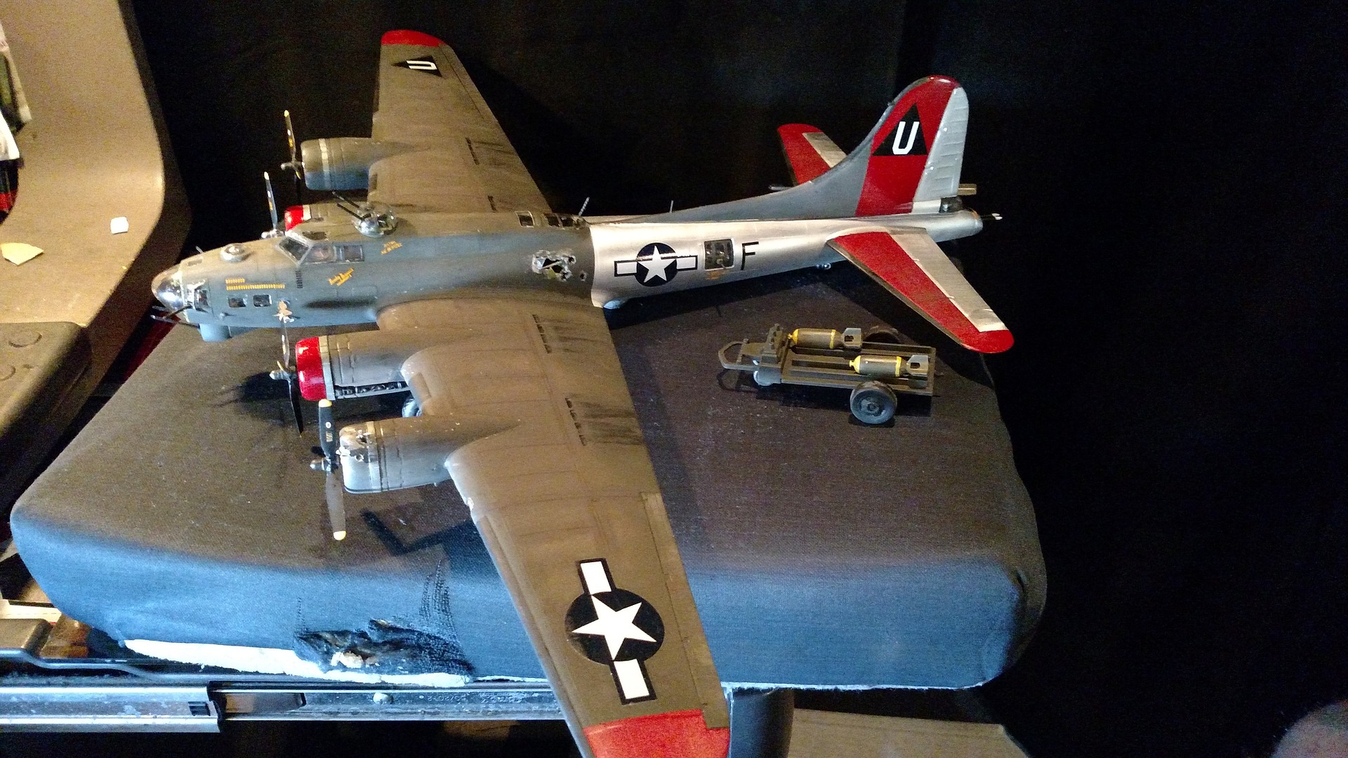 B-17G Flying Fortress -- Plastic Model Airplane Kit -- 1/48 Scale ...