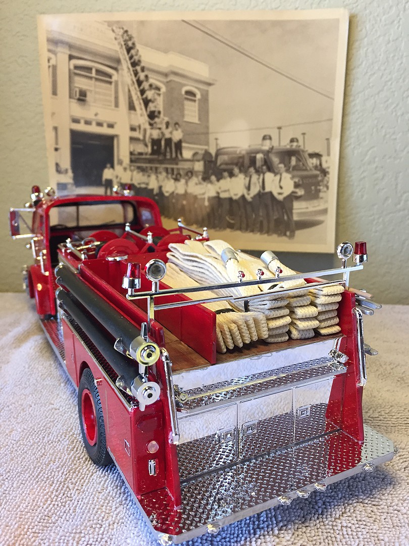 American LaFrance Pumper Fire Truck Plastic Model Truck Kit 1/25