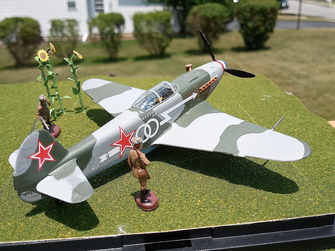 Soviet YAK 3 Plastic Model Aircraft Kit 1 72 Scale 80255