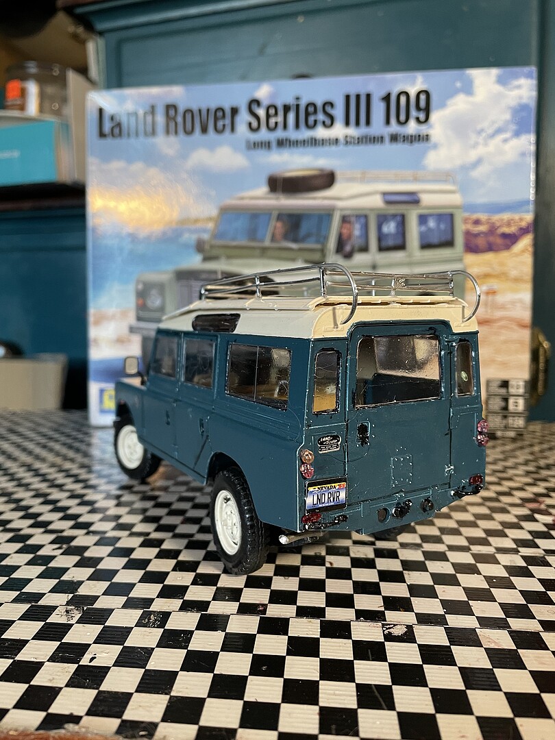 Land Rover Series Iii Lwb Wagon W Roof Rack Plastic Model Car Kit