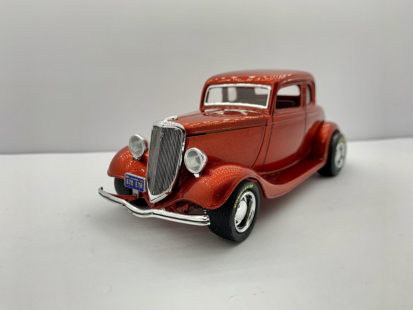 1934 Ford 5 Window Coupe Street Rod Plastic Model Car Vehicle Kit