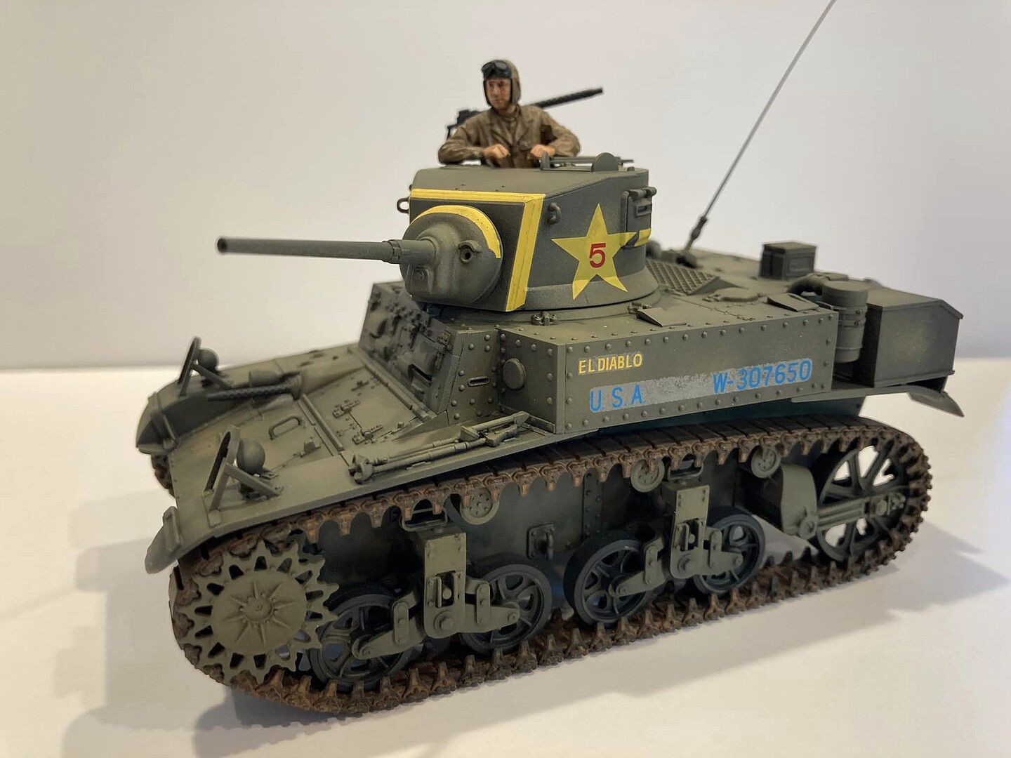 US Light Tank M3 Stuart Late Production Plastic Model Military