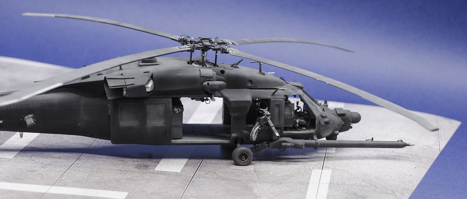 MH 60K Blackhawk SOA Plastic Model Helicopter Kit 1 48 Scale