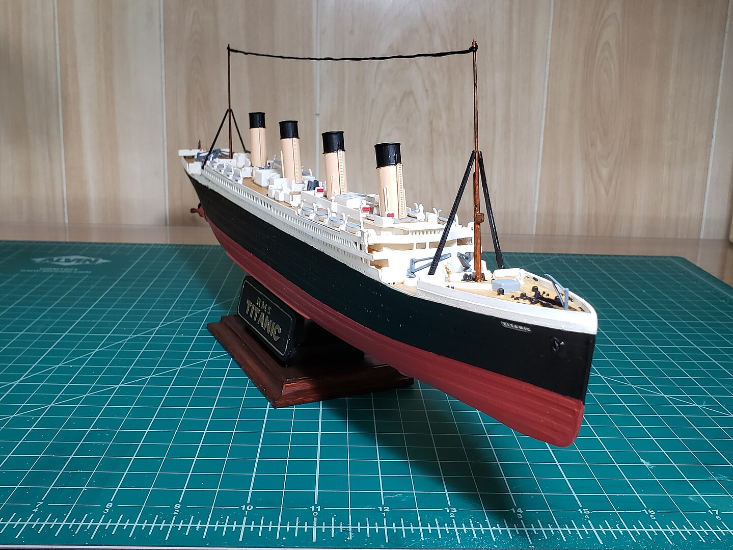 Rms Titanic Ocean Liner Plastic Model Commercial Ship Kit