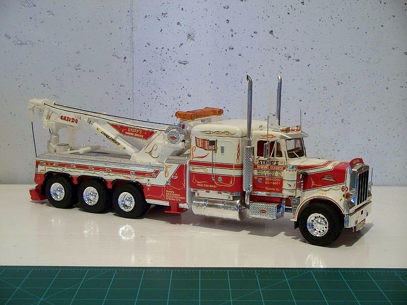 Peterbilt Wrecker Model Kit