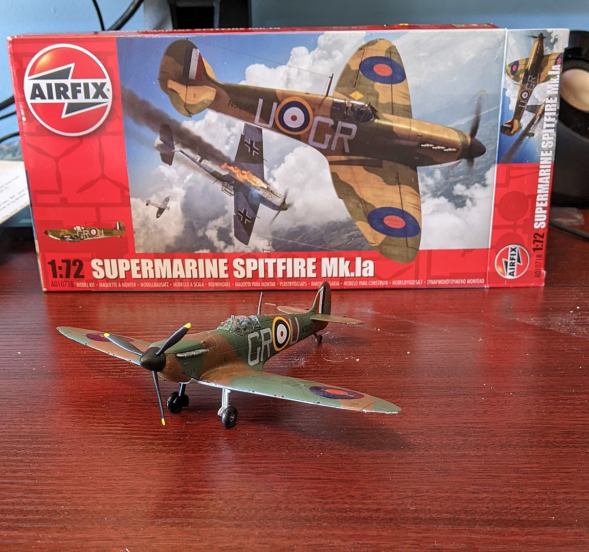 Supermarine Spitfire Mk I Aircraft Plastic Model Airplane Kit