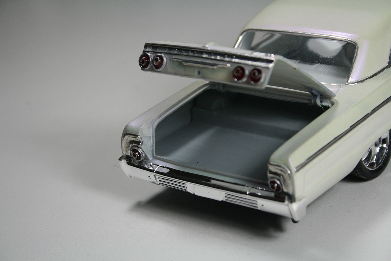 1964 Chevy Impala Plastic Model Car Kit 1/25 Scale 854050