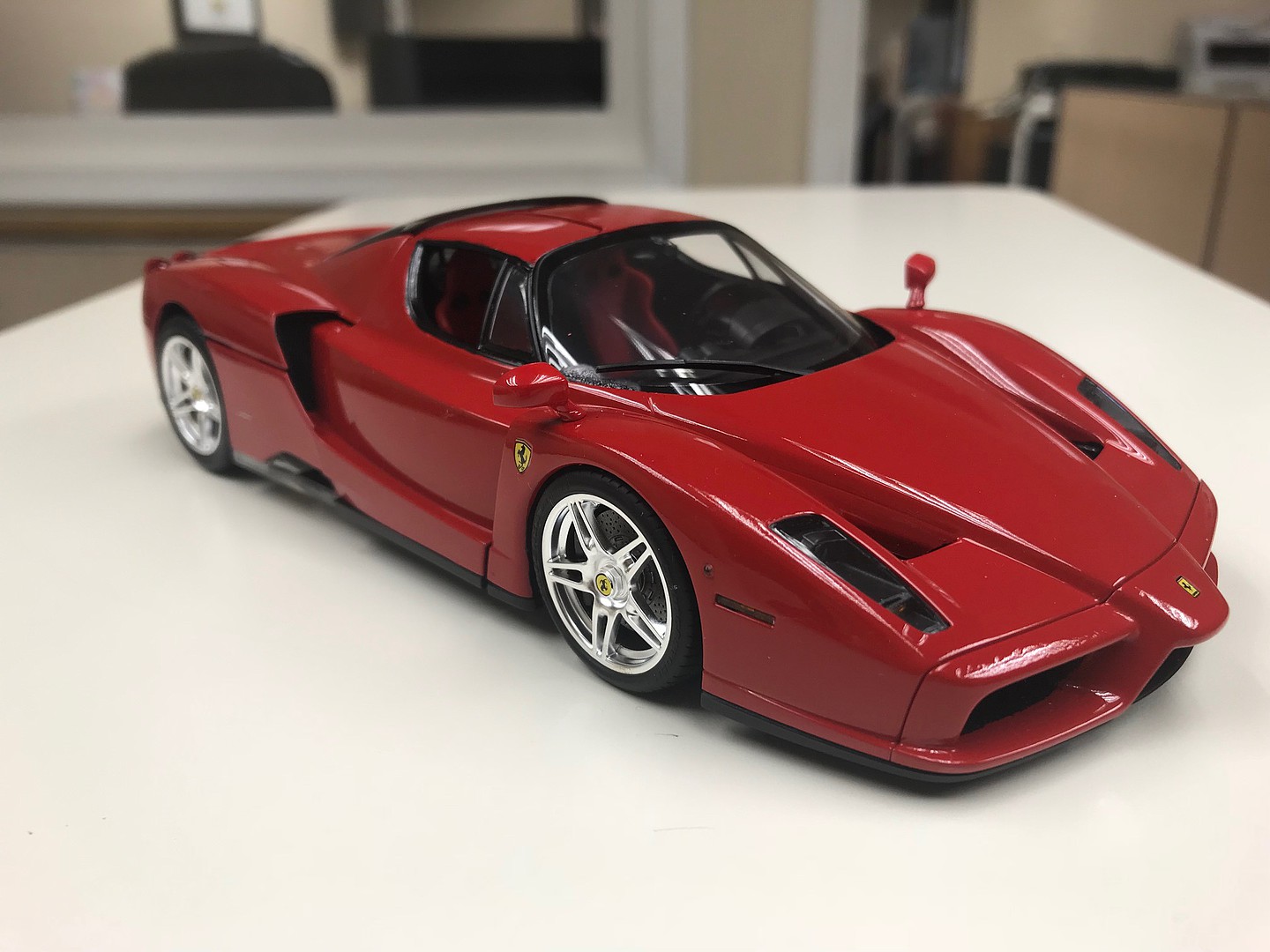 Enzo Ferrari w/Detail Up Parts Supercar Sportscar Plastic Model Car