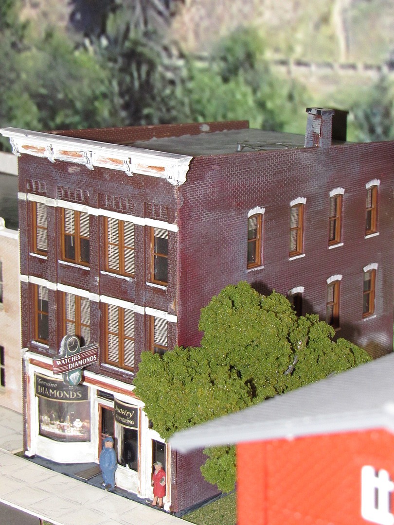 Walthers Rivoli Theatre - Kit - 6-1/8 x 9-3/4 x 7-1/2'' HO Scale Model Railroad Building #3771