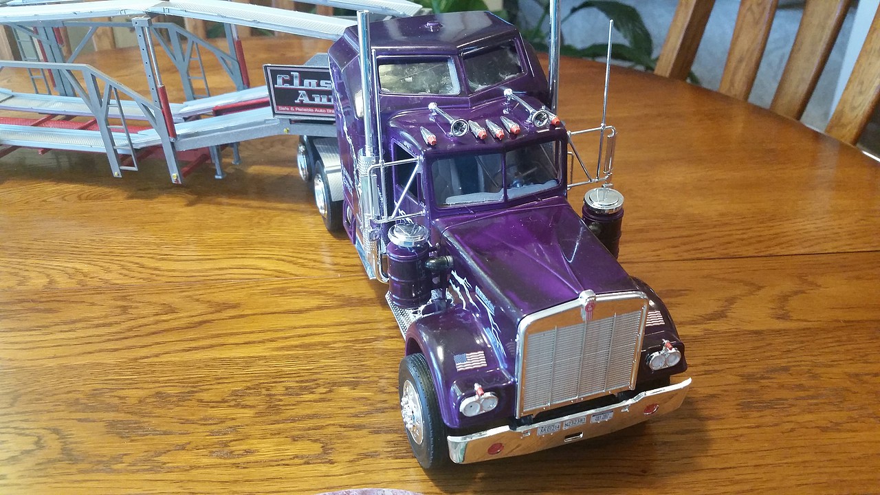 Revell-Monogram Kenworth W900 Plastic Model Truck Kit 1/25 Scale #851507