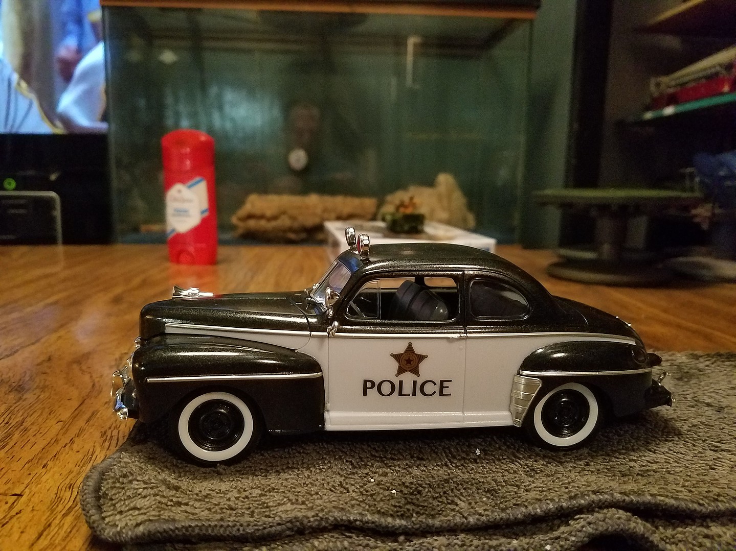 Gallery Pictures RevellMonogram 1948 Ford Police Coupe 2n1 Plastic