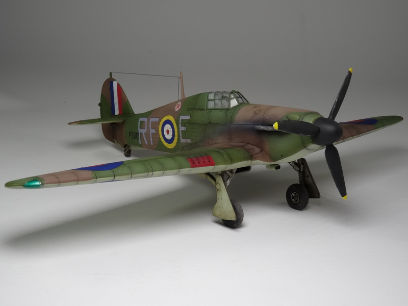 E Z Snapz Hawker Hurricane MK 1 Snap Tite Plastic Model Aircraft Kit