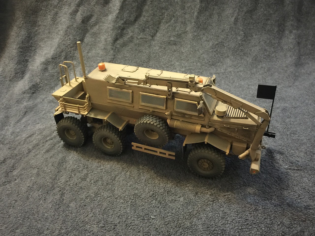 Buffalo 6x6 MPCV 2004 2006 Plastic Model Military Truck Kit 1 35