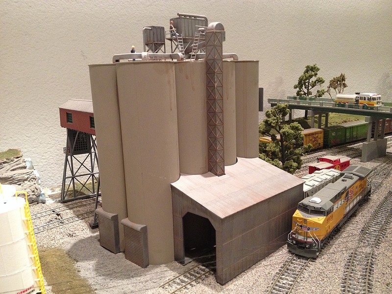 Medusa Cement Company - Kit - 9 x 7 x x 11'' -- HO Scale Model Railroad