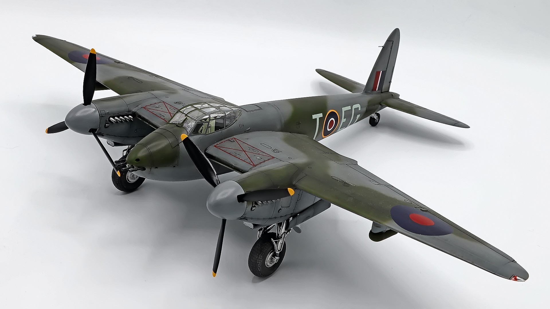 De Havilland Mosquito Fighter Aircraft Wwii Plastic Model Airplane