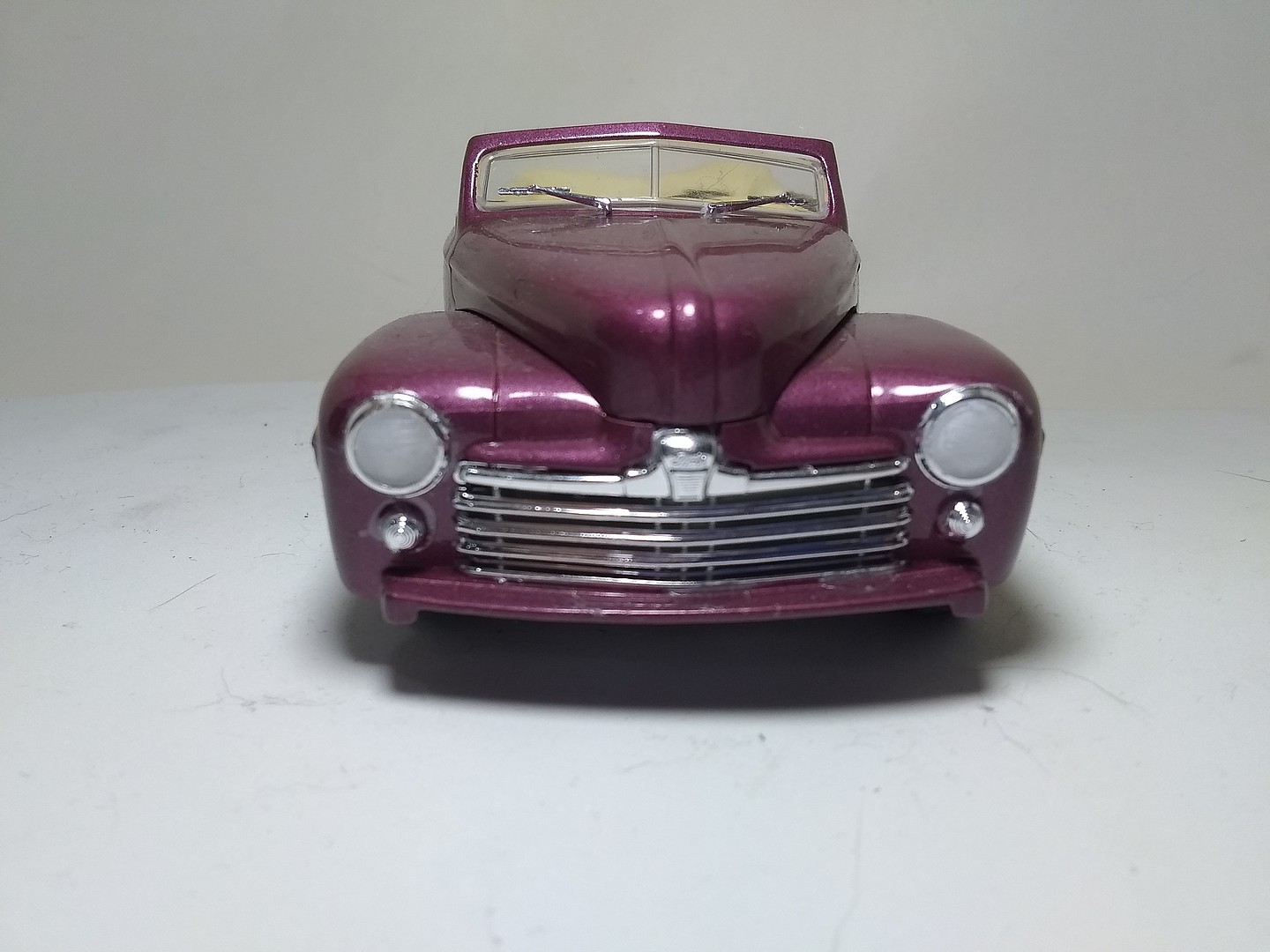Greased Lightning 1948 Ford Convertible Plastic Model Car Kit 1/