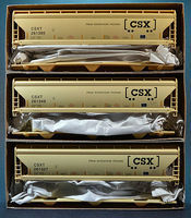 Accurail 47' 3-Bay Center-Flow Covered Hopper 3-Pack Kit CSX HO Scale Model Train Freight Car #20998