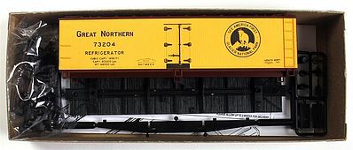 Accurail 40 Wood Reefer - Kit - Great Northern HO Scale Model Train Freight Car #4848