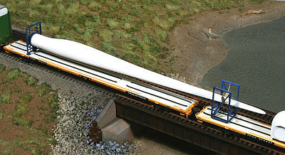 American-Models Wind Turbine Blade and Blocking Flatcar Load HO Scale Model Train Freight Car Load #216