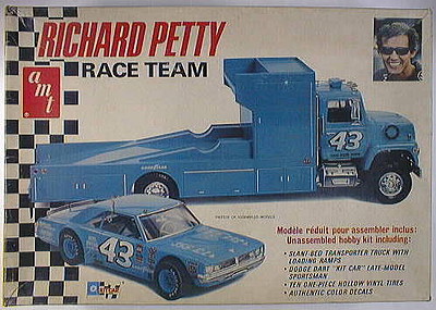 AMT Petty Race Team Dodge Dart/Hauler Truck Plastic Model Vehicle Kit 1/25 Scale #1072-06