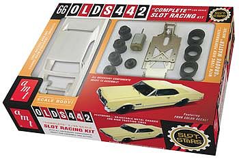 Maquette Oldsmobile 442 1967 à L'échelle 1:25 - Kit AMT Avec 116 Pièces, Capot Ouvrant, Niveau Débutant+