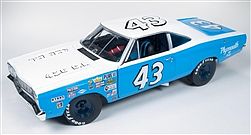 AutoWorldDiecast 1968 Plymouth Road Runner Petty Diecast Model Car 1/18 Scale #210