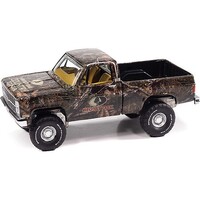 AutoWorldDiecast 83'Chevy Silverado Mossy Oak 1-64
