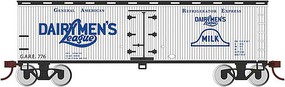 Bachmann 40' Wood Side refrigerator Boxcar Dairymen's League HO Scale Model Train Freight Car #19810