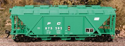 Bowser H30 Covered Hopper Penn Central HO Scale Model Train Freight Car #40980
