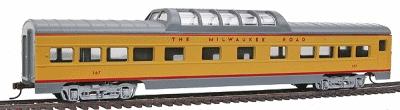 Con-Cor 72 Streamline Vista Dome Milwaukee Road HO Scale Model Train Passenger Car #949