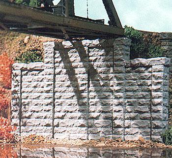 Chooch Cut stone stepped wall 2/ - N-Scale (2)