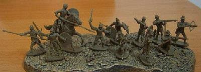 Caesar Conquistadores (35 Figs, 4 Horses) Plastic Model Military Figure 1/72 Scale #25