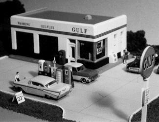 City-Classics 1930s Crafton Avenue Service Station Kit HO Scale Model Railroad Building #108