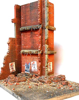 DioramasPlus Stalingrad Ruined Walls, Rebar, Rubble w/Base Plastic Model Diorama Kit 1/35 Scale #22