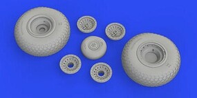 Eduard-Models 1/48 Eduard B-17 Wheels Cross Tread for HKM (Mask & Resin)