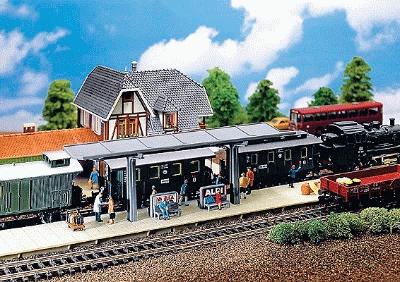 Faller Roofed Platform with Accessories HO Scale Model Railroad Building #120192