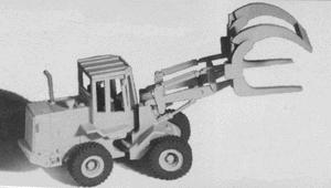GHQ IT18F Log Loader w/Operator Figure (Unpainted Kit) HO Scale Model Railroad Vehicle #61005
