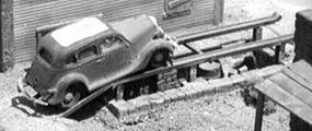 1930'S Gas Sta Grease Pit - HO-Scale