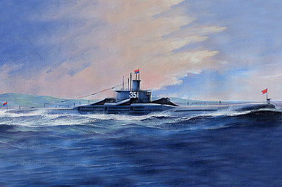 HobbyBoss PLA Navy Type 033G Wuhan Submarine Plastic Model Military Ship Kit 1/350 Scale #83516