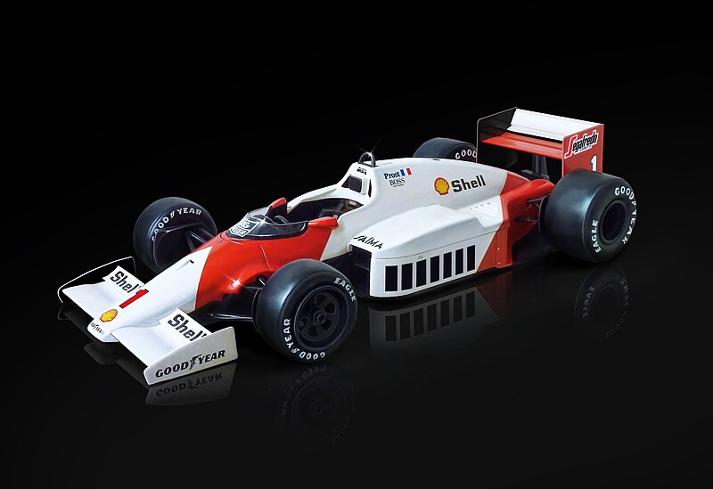 Martini Brabham BT44B 1975 -- Plastic Model Car Kit -- 1/12 Scale