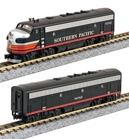 Kato EMD F7A & F7B Southern Pacific #6182 #8082
