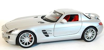 Maisto Mercedes Benz SLS AMG (Met. Silver) Diecast Model Car 1/18 scale #36196slv