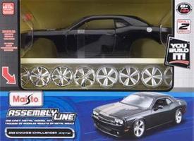 Maisto AL 2008 Dodge Challenger Metal Metal Body Plastic Model Car Kit 1/24 Scale #39280