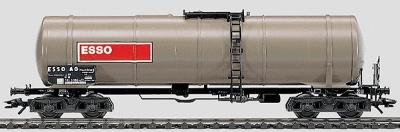 Marklin Four-Tank Axle Car - Esso HO Scale Model Train Freight Car #4754