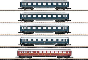 Marklin 4 Type AB4u 1st-2nd Class and 1 WR4ue Diner Set Ready to Run German Federal Railroad DB (Era III 1953, 4 blue, 1 red) Z-Scale