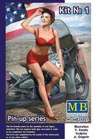 Master-Box Marylin Pin-Up Girl Sitting Hand on Cap Plastic Model Military Figure Kit 1/24 Scale #24001