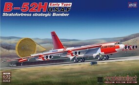 Model-Collect 1/72 ModelCollect B-52H early type Stratofortress strategic Bomber