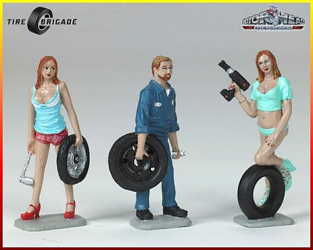 Motorhead Tire Brigade Figures (Meg, Gary, Michele) w/Tires & Tools Plastic Celeb Kit 1/24 Scale #775