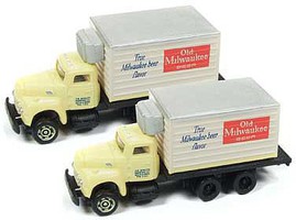 Classic-Metal-Works N IH R190Ref Box Trk Old Milkw